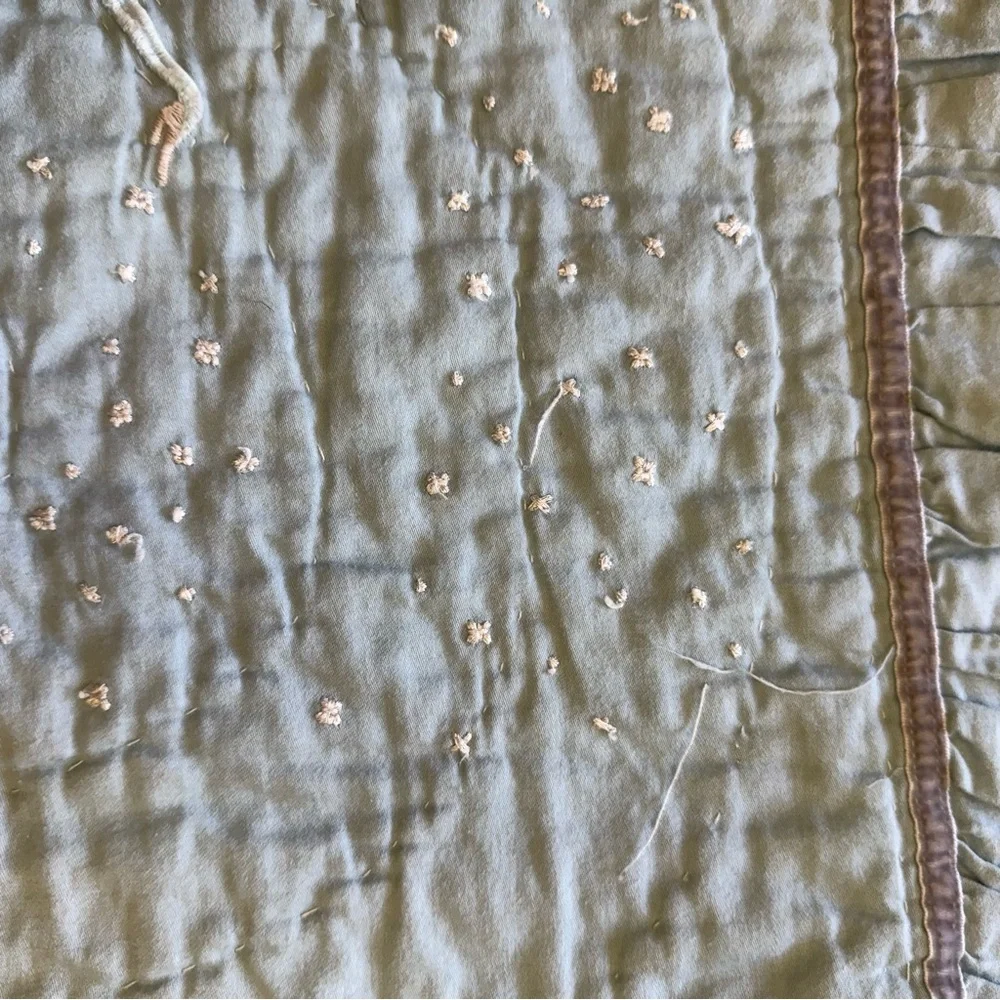 Pottery Barn Disney Frozen Blue Toddler Quilt Anna Elsa 35"x50". - Picture 9 of 9